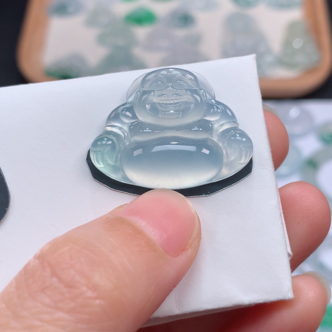 翡翠颈饰未镶嵌高冰佛公