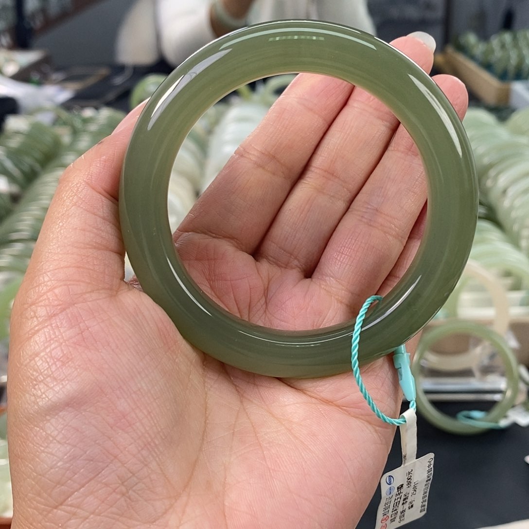 和田玉和田玉手镯56.57未镶嵌