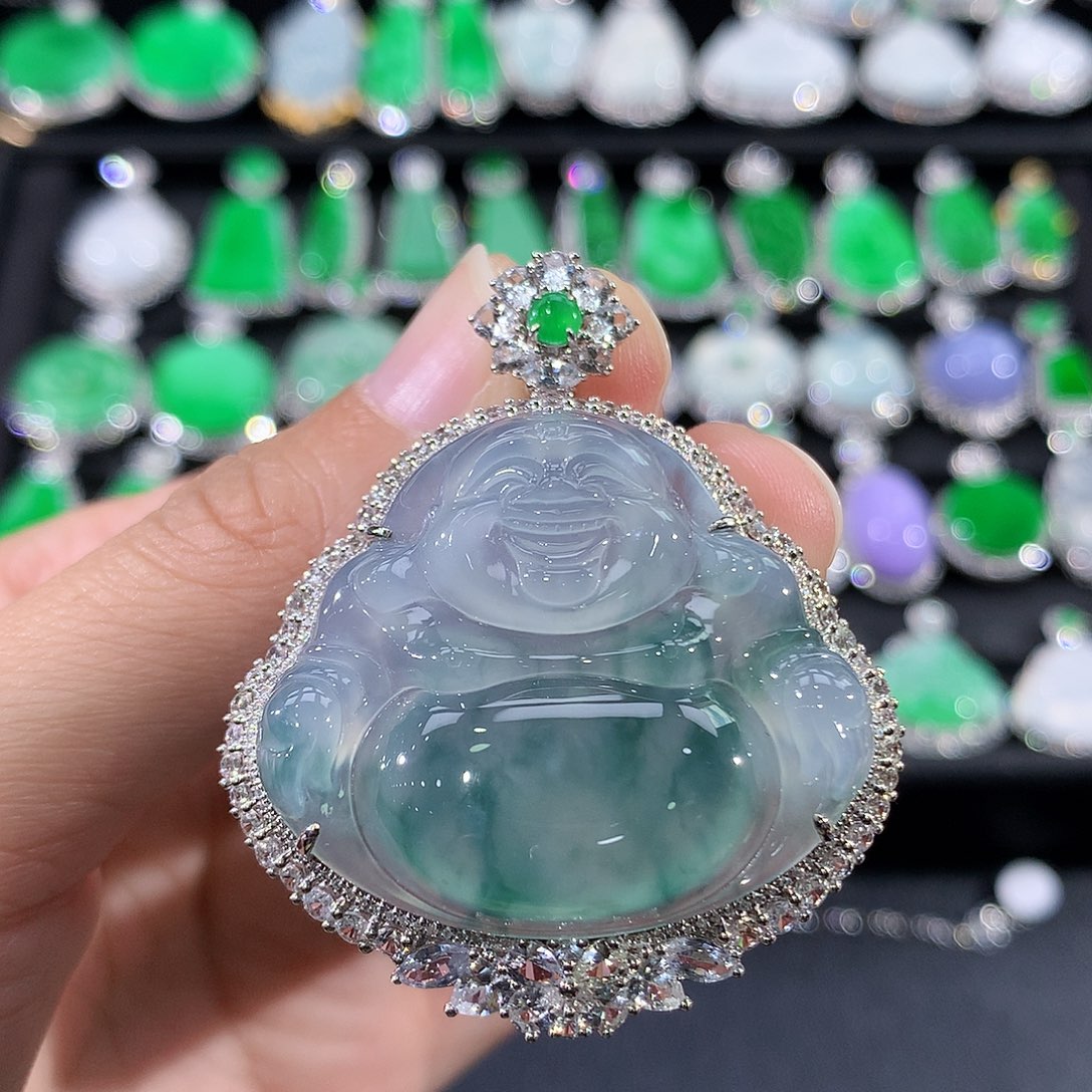 翡翠18K金镶嵌颈饰