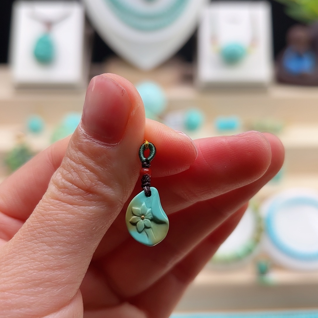 绿松石配饰未镶嵌