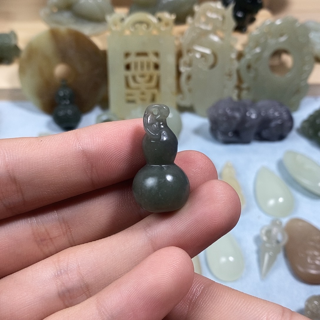 和田玉未镶嵌挂件