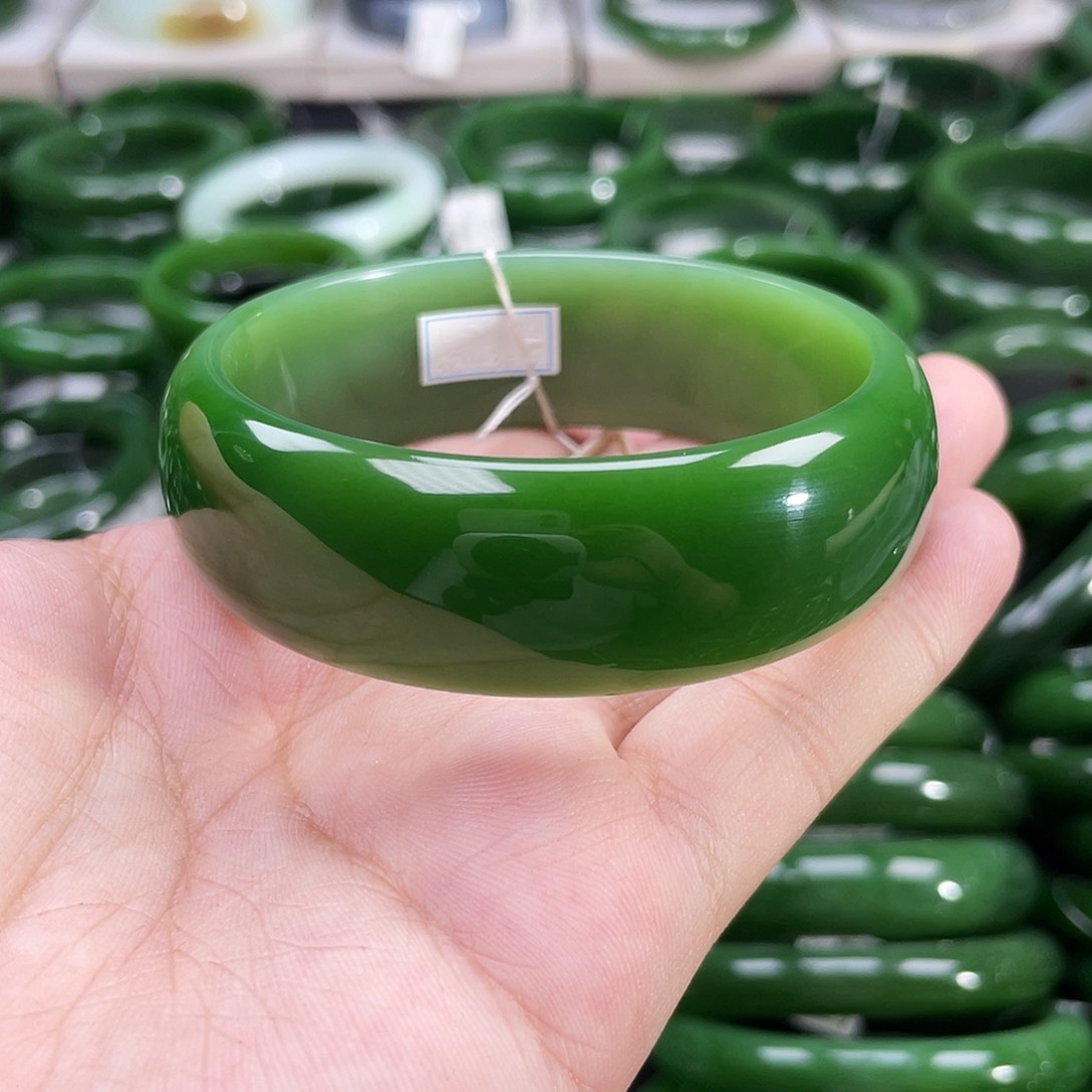 未镶嵌手镯和田玉（碧玉）