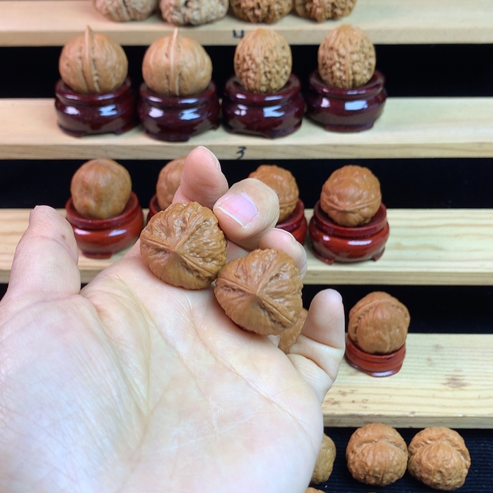 吊坠文玩核桃三棱