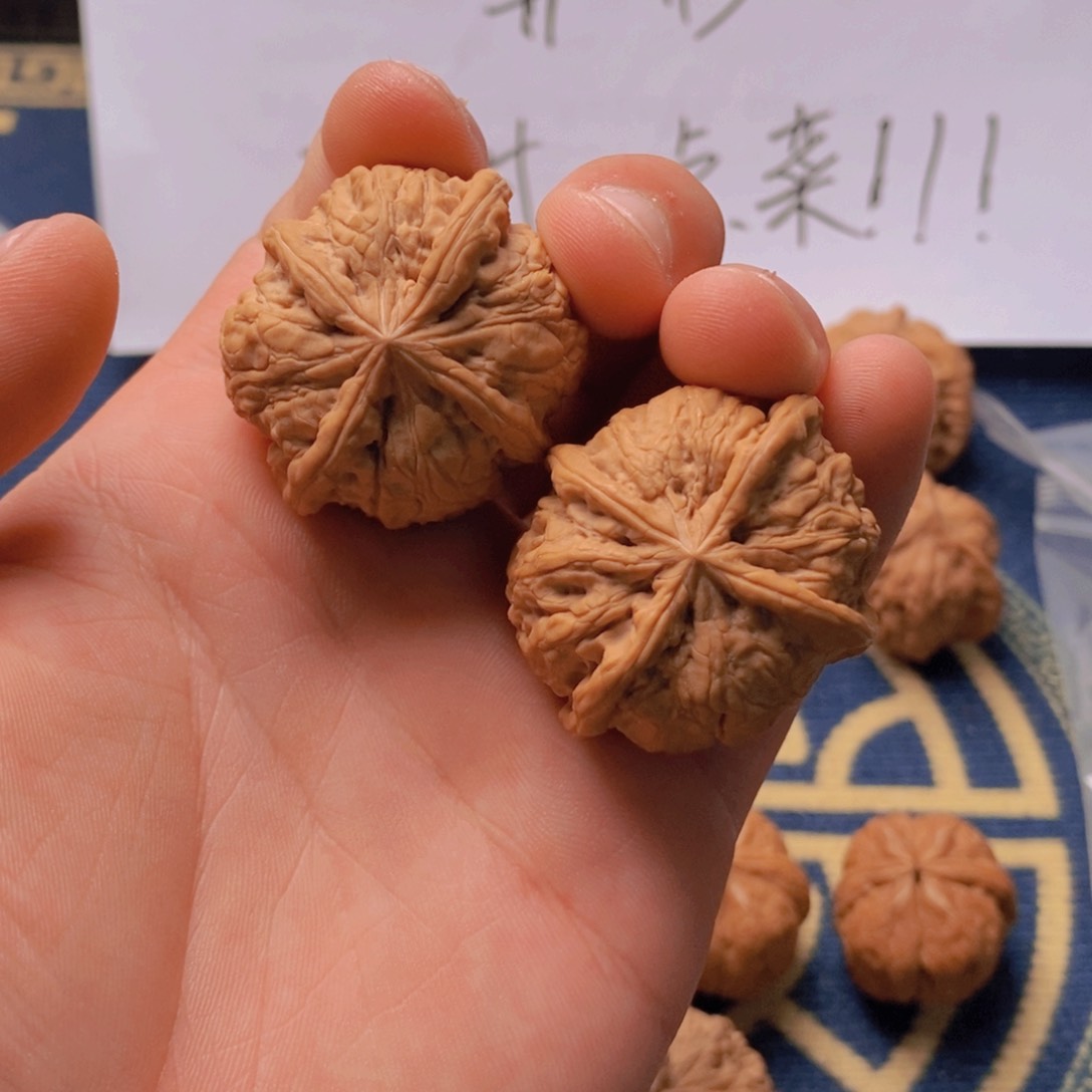 文玩核桃把件文玩核桃38雨花石正四棱（全品白茬）