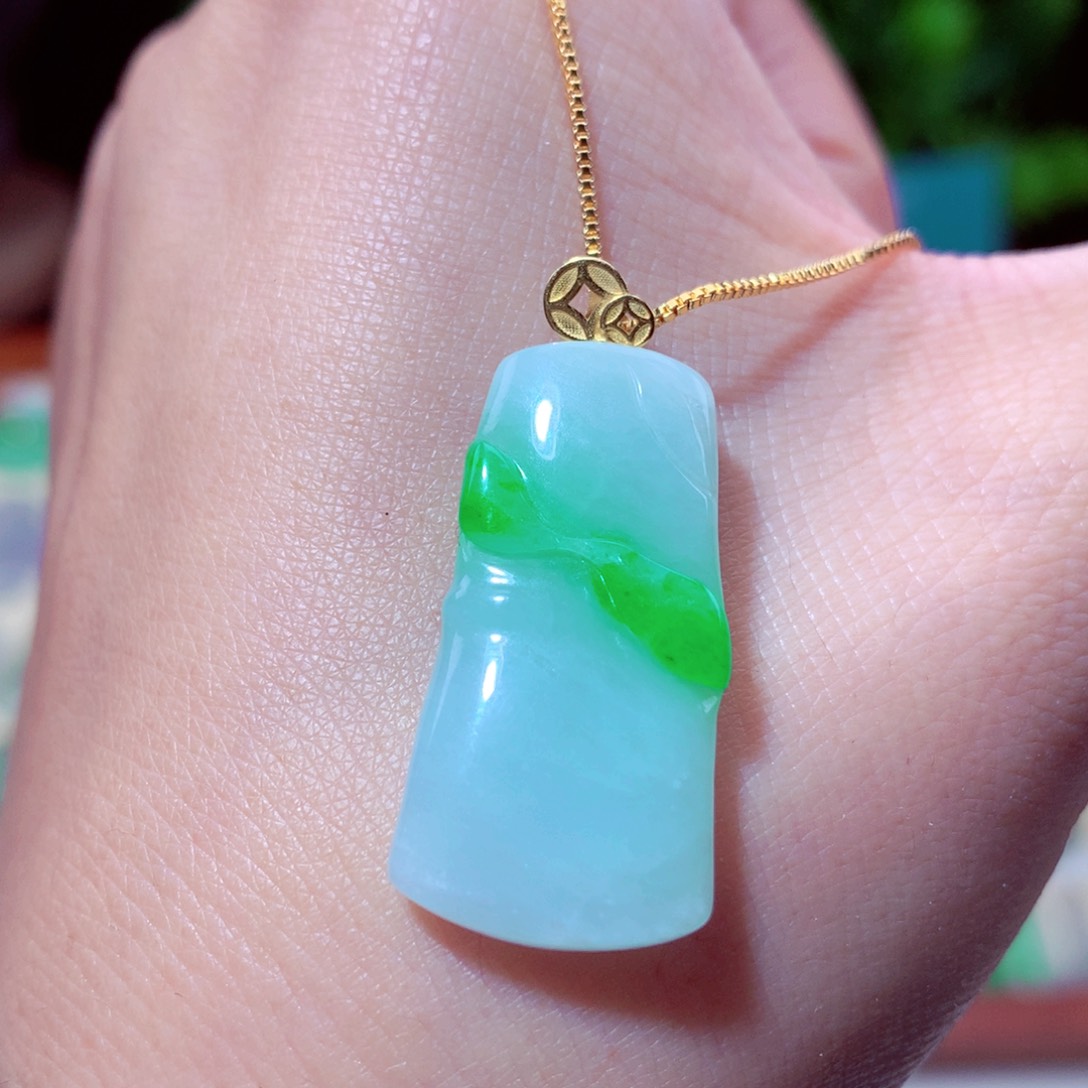 翡翠吊坠(不含链)18K金镶嵌