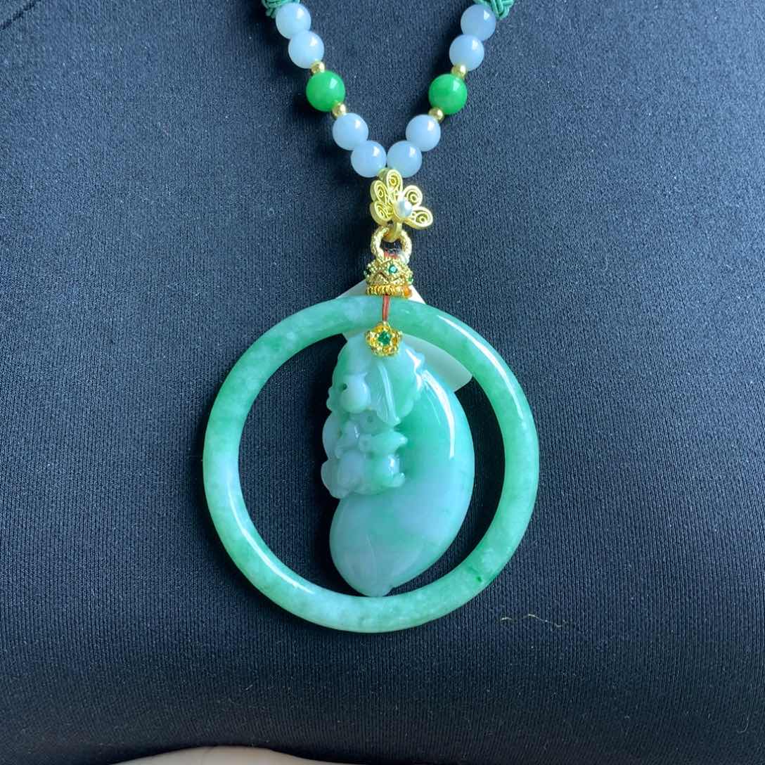 翡翠颈饰未镶嵌翡翠