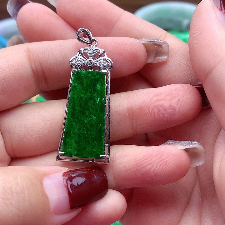 翡翠颈饰银S925镶嵌翡翠