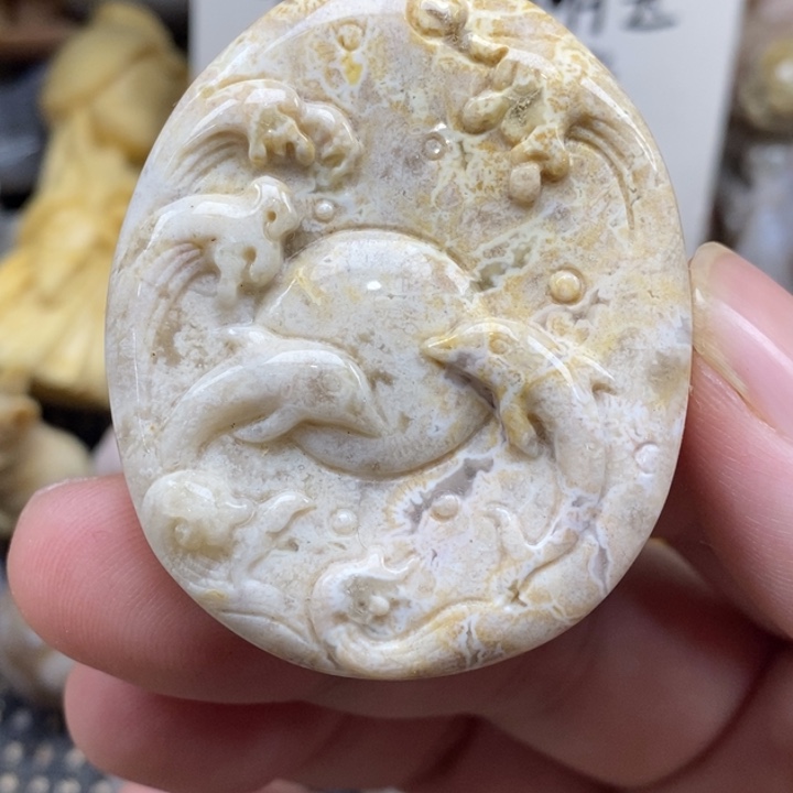 硅化珊瑚（珊瑚玉）未镶嵌颈饰