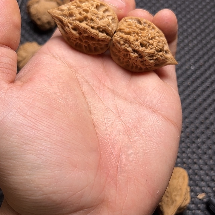 文玩核桃吊坠穿云箭