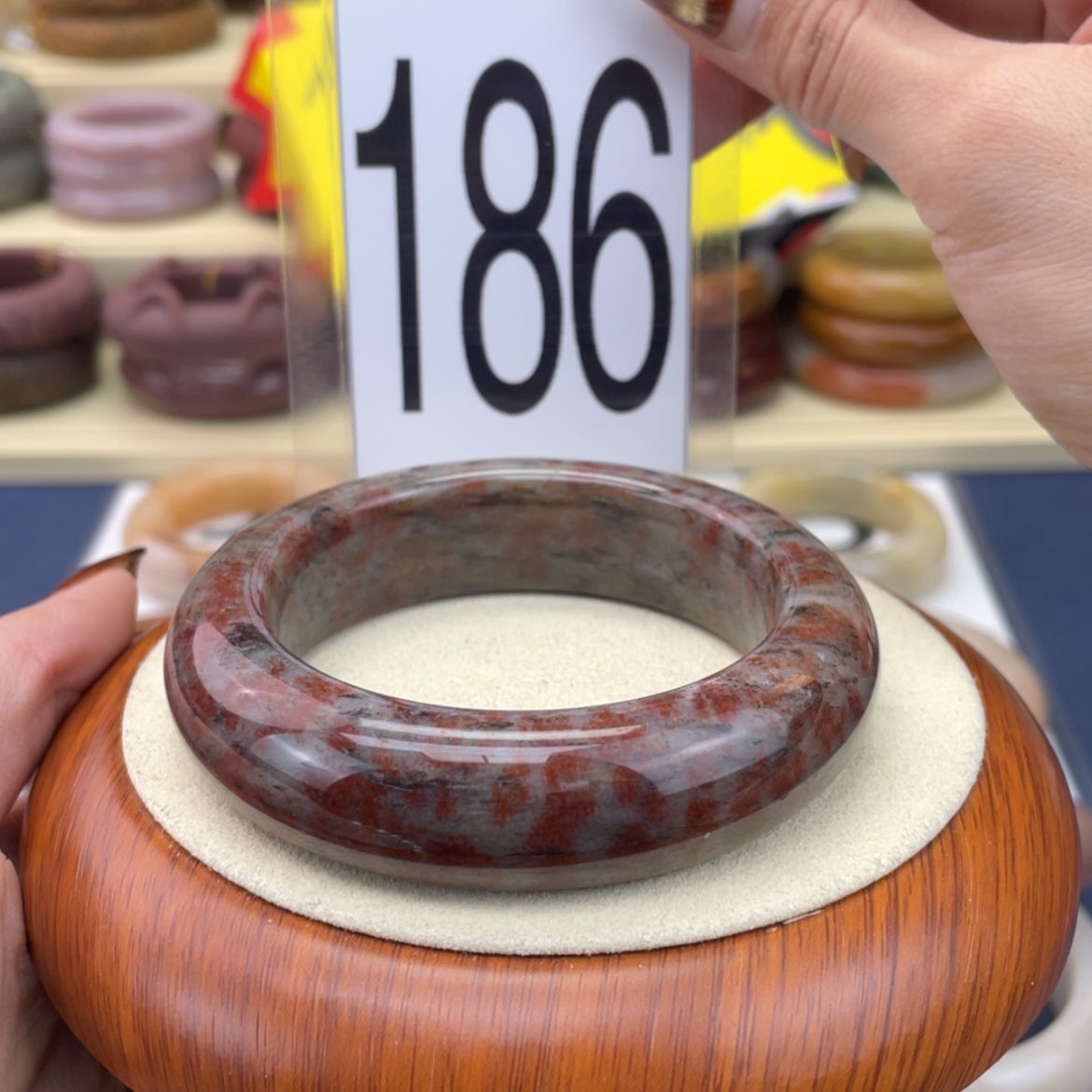 【闪购商品】石英质玉手镯未镶嵌