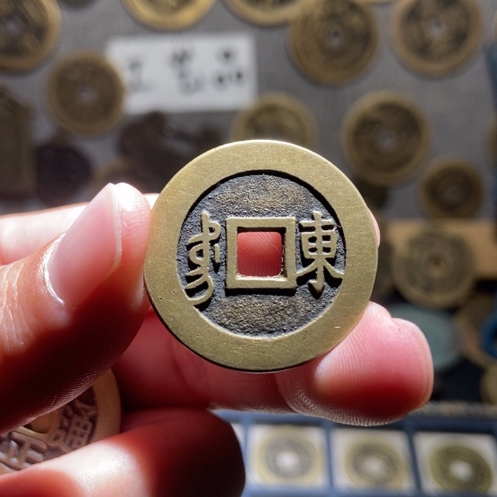 铜A****哥现代工艺品仿制品