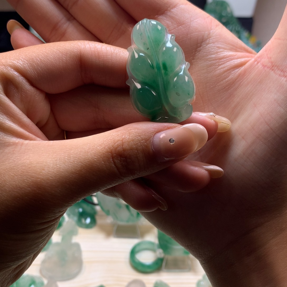 石英质玉未镶嵌吊坠(赠链)