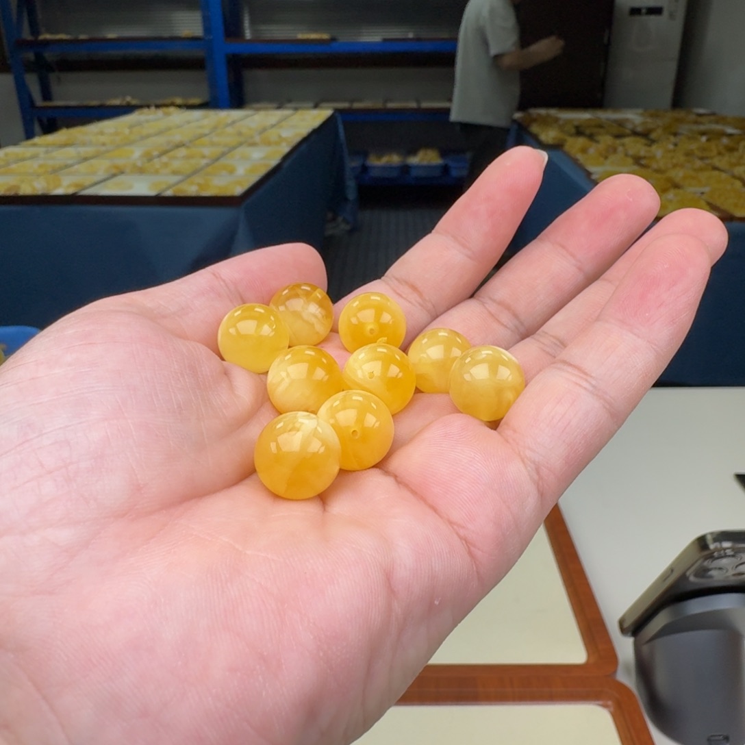 琥珀未镶嵌手链多样性发其一