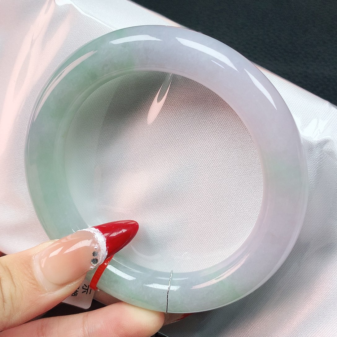 翡翠手镯未镶嵌56圈