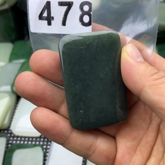 和田玉未镶嵌珠宝半成品