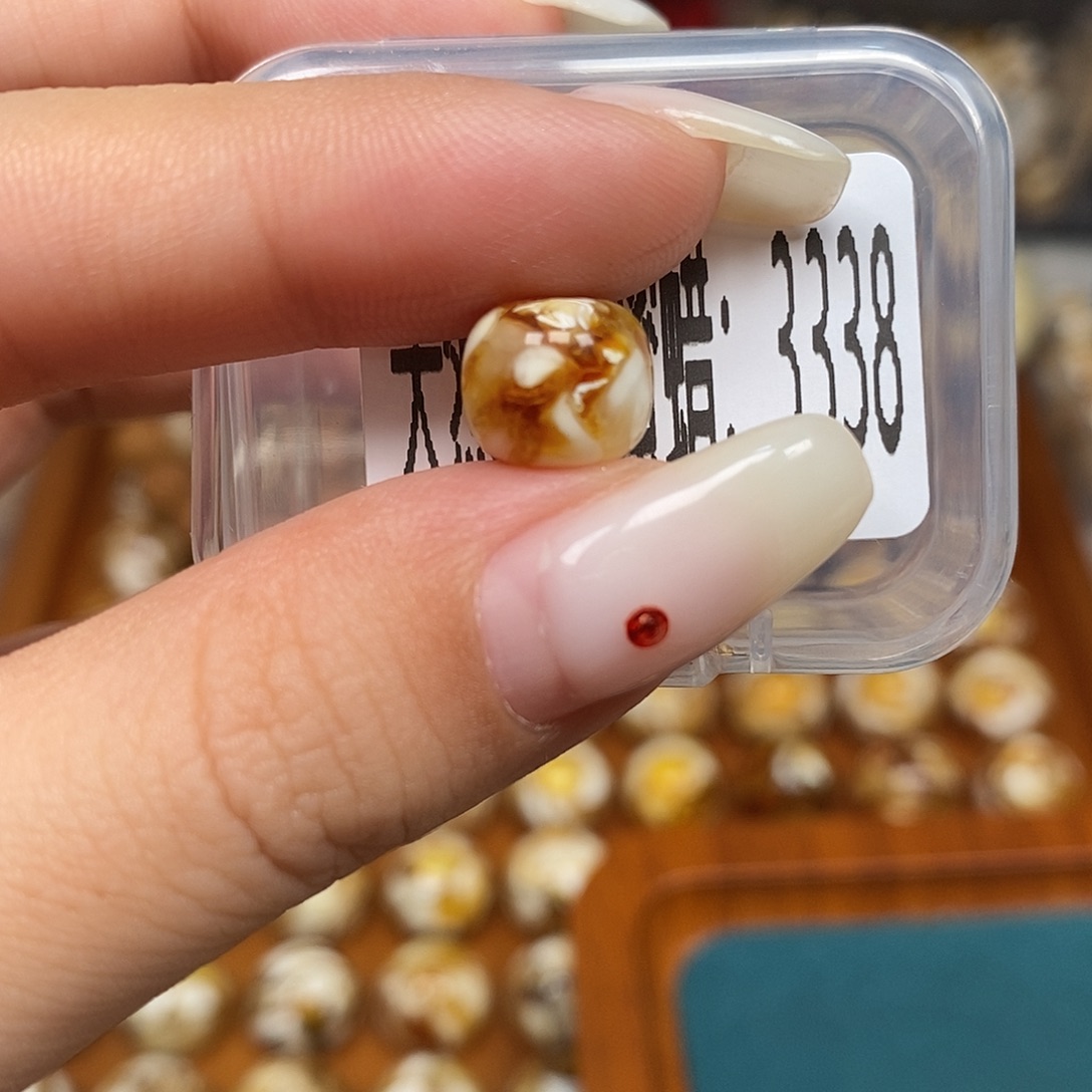 蜜蜡未镶嵌珠宝奇石3338