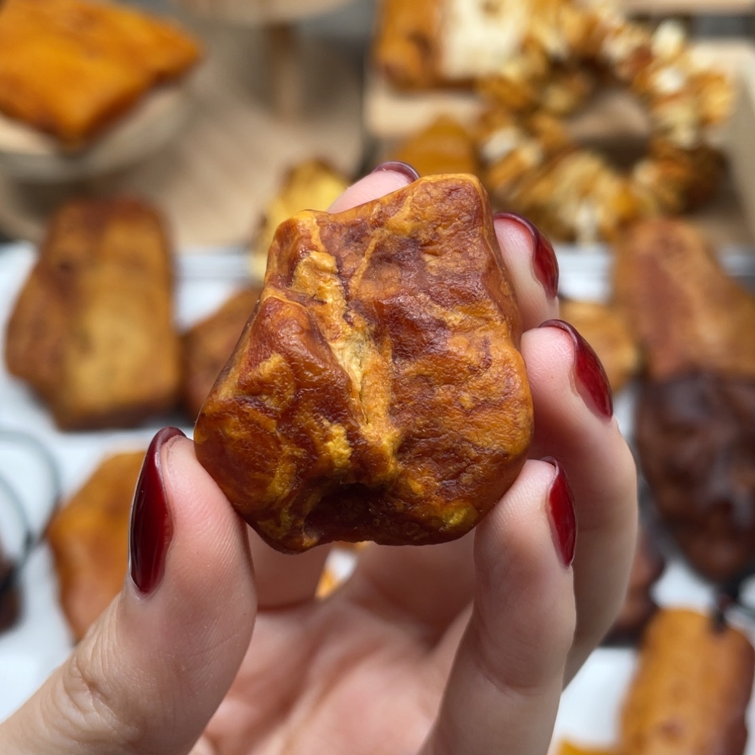 琥珀未镶嵌珠宝奇石