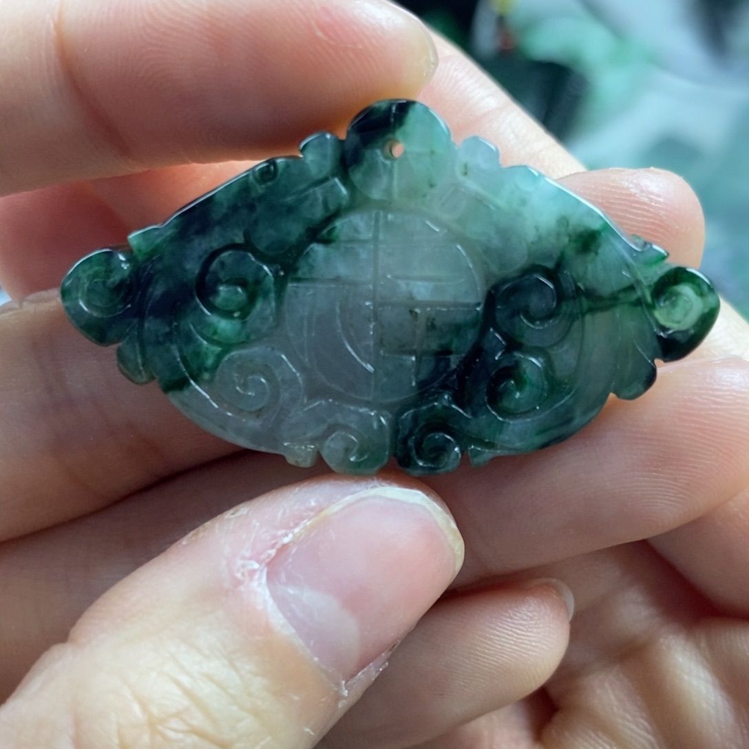 翡翠颈饰未镶嵌吊坠