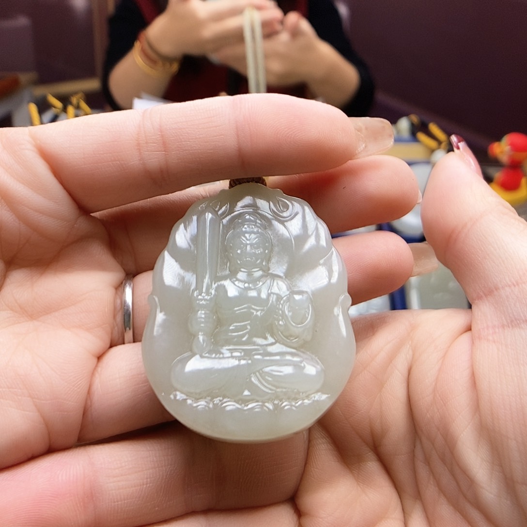 和田玉颈饰未镶嵌福**下