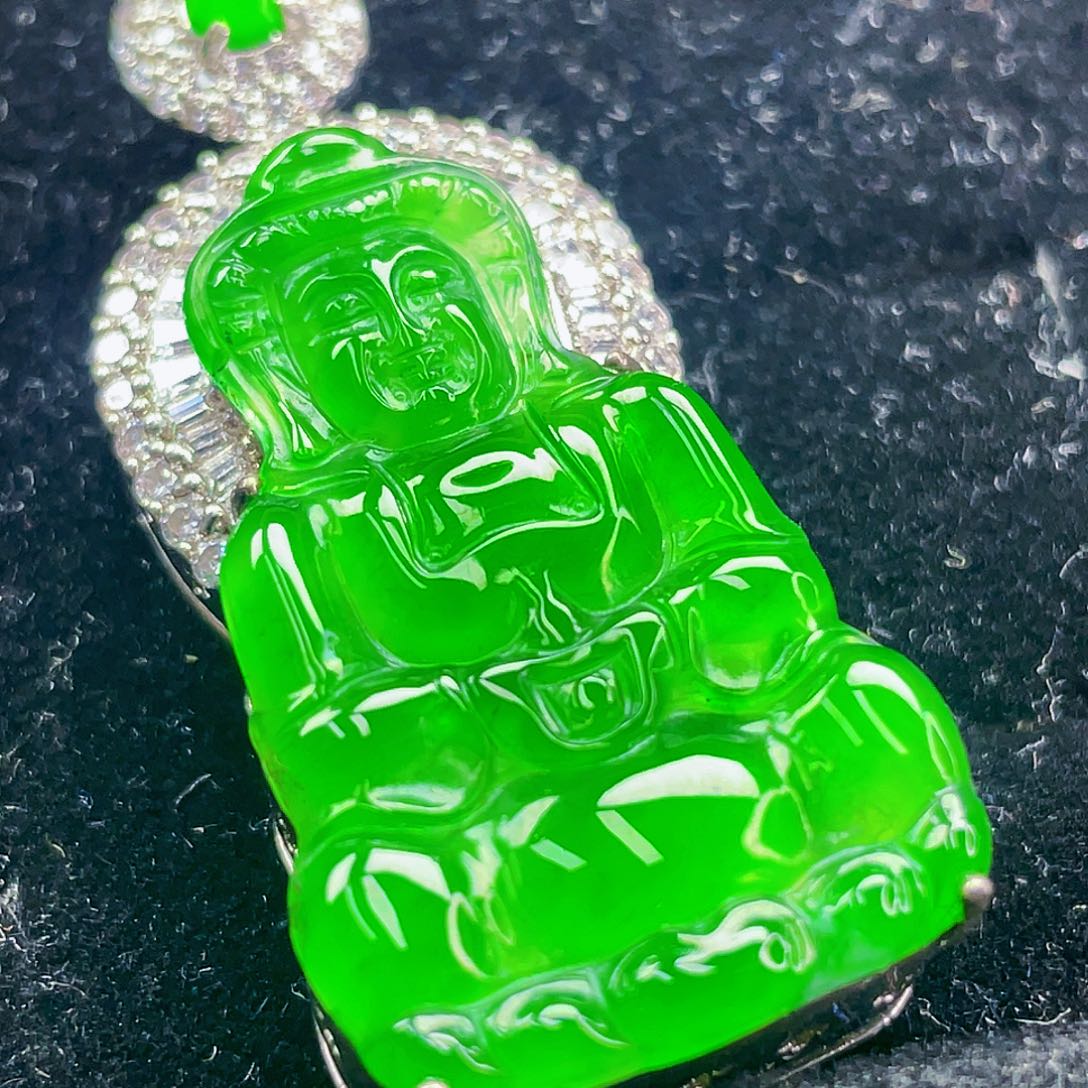 翡翠未镶嵌颈饰100