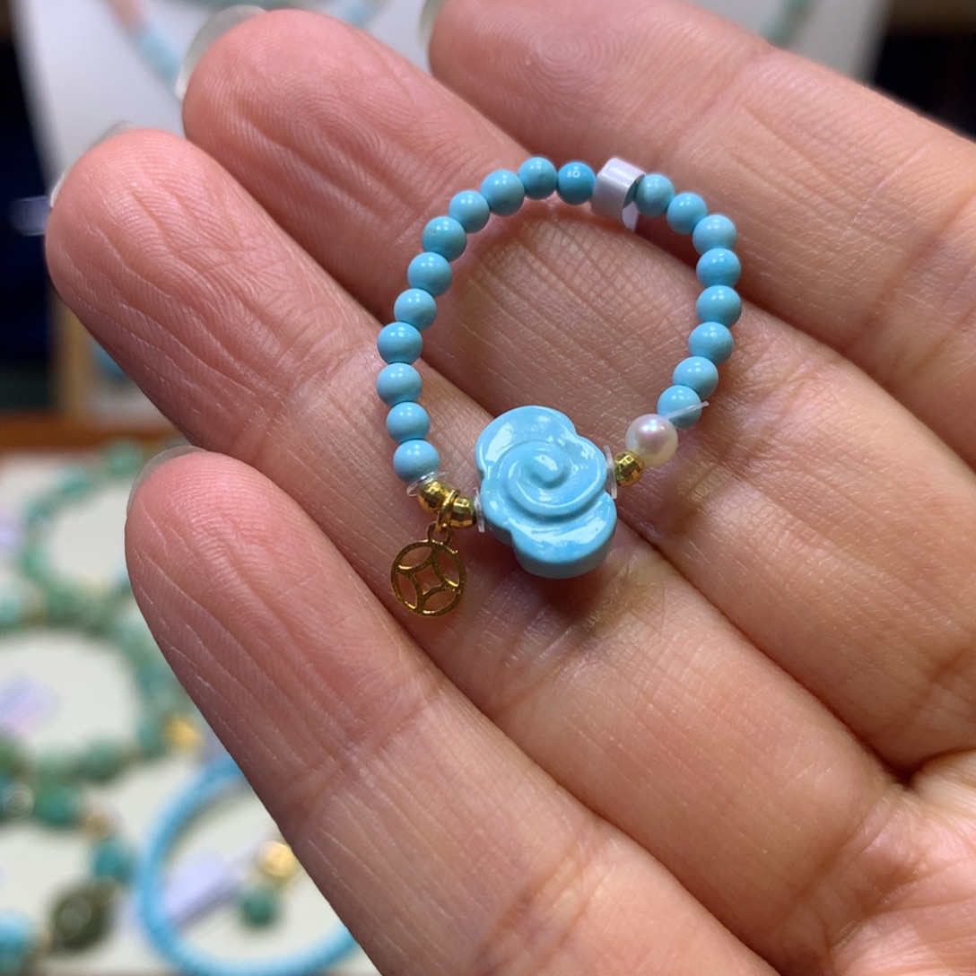 绿松石18K金镶嵌戒指