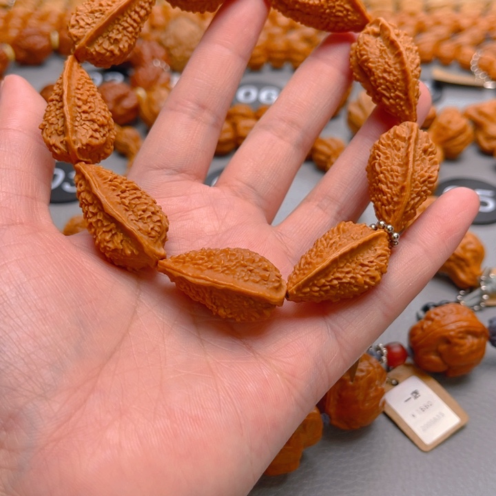 就***看文玩核桃吊坠核桃手串