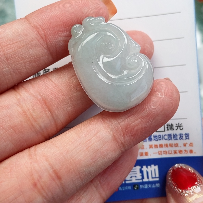 【闪购商品】翡翠颈饰未镶嵌如意