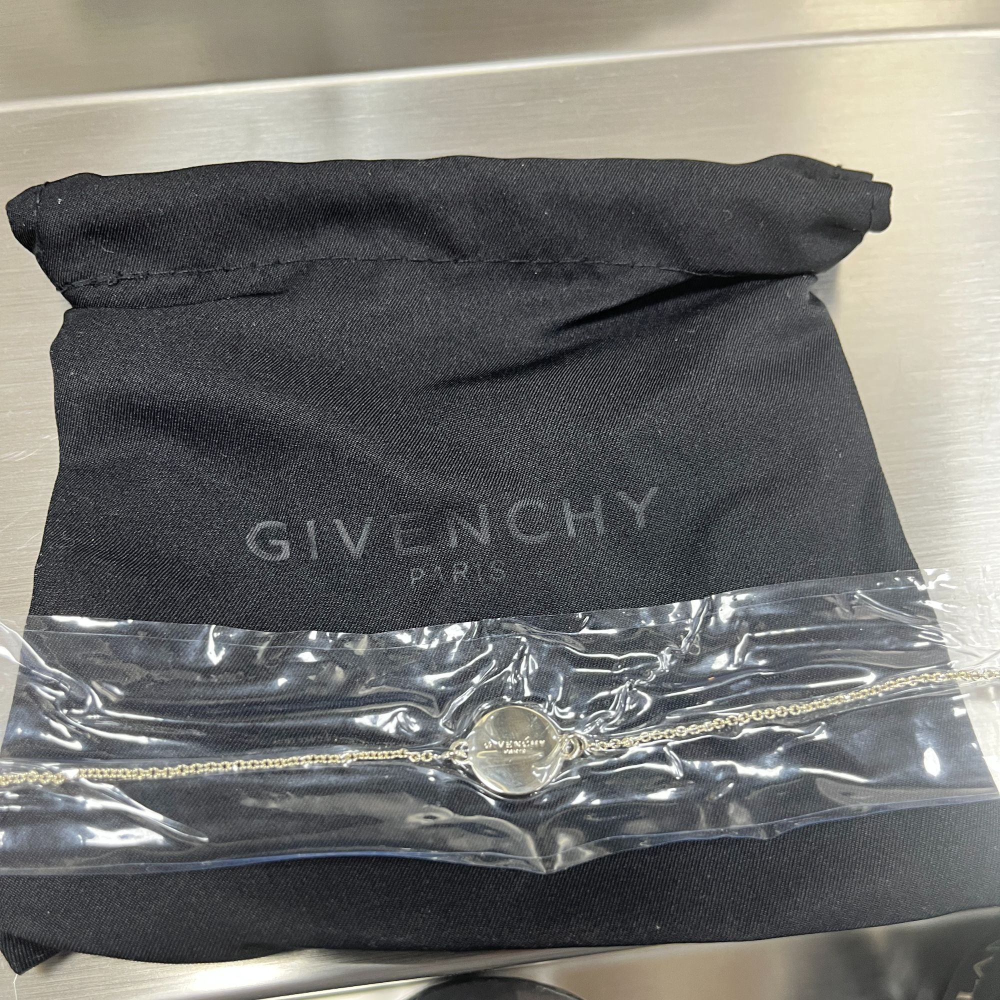 纪梵希【K102】礼赠圆形简约手链几何手饰精致情侣链收纳加防尘袋 