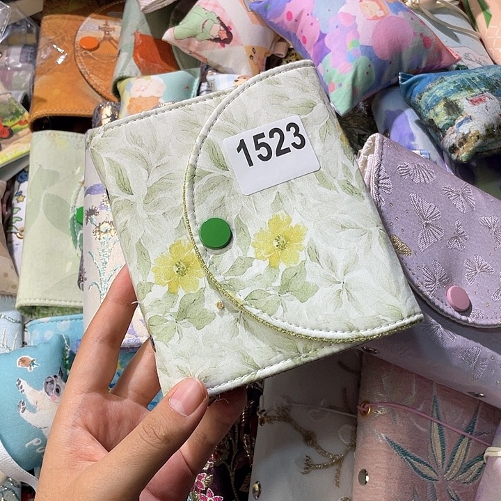 刺绣a7活页送纸1523。   