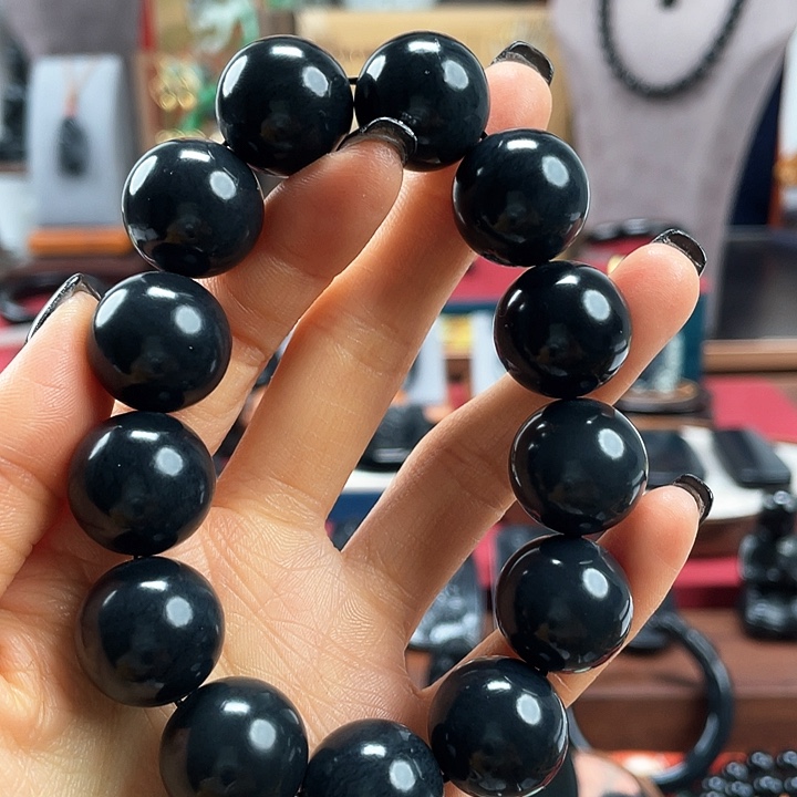 和田玉手串未镶嵌卡18入门级