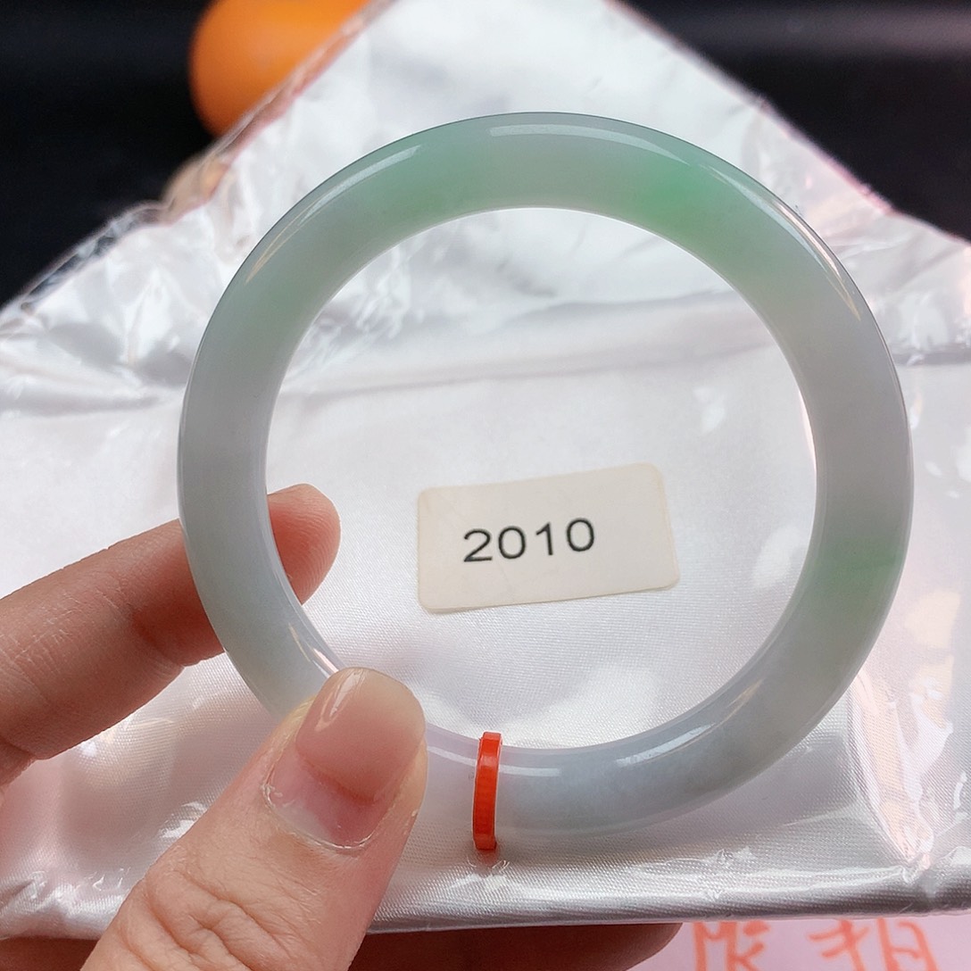 翡翠手镯未镶嵌53圈圆2010