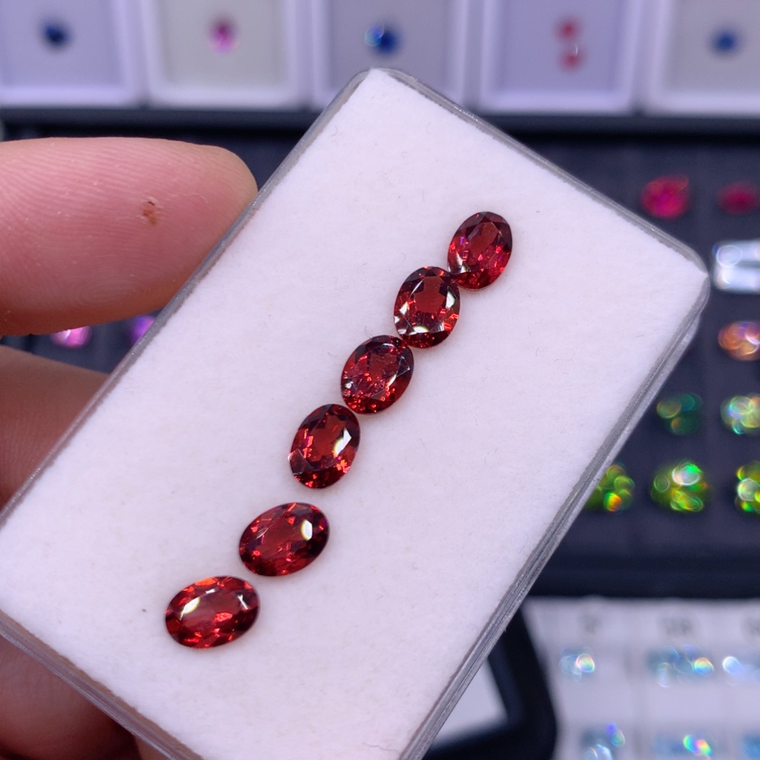 特价石榴石6颗石榴石未镶嵌