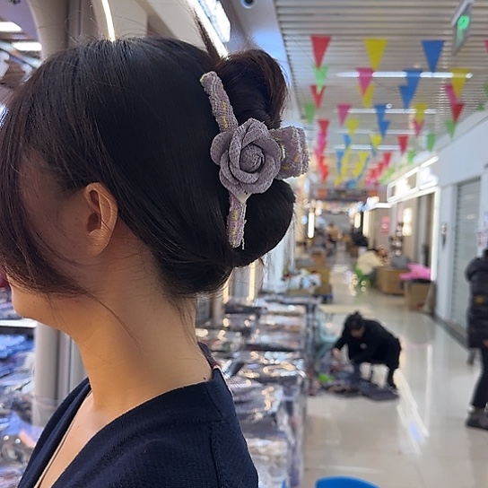 三醋酯纤维山茶花紫色抓夹-2