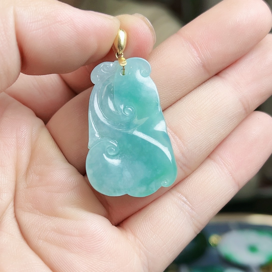 翡翠颈饰18K金镶嵌吊坠