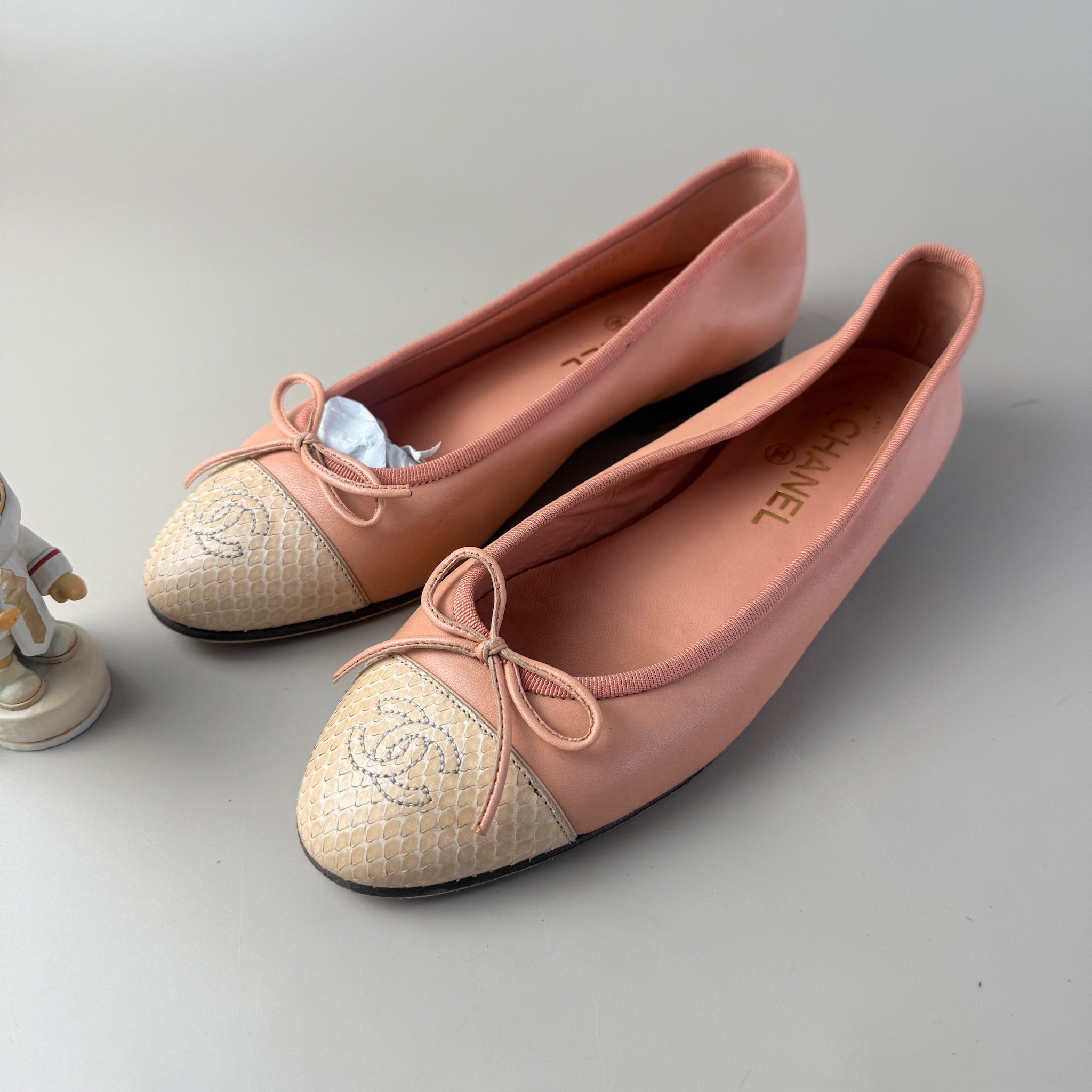 99新 Chanel/香奈儿 米白双C低跟鞋 38码 YLP4154