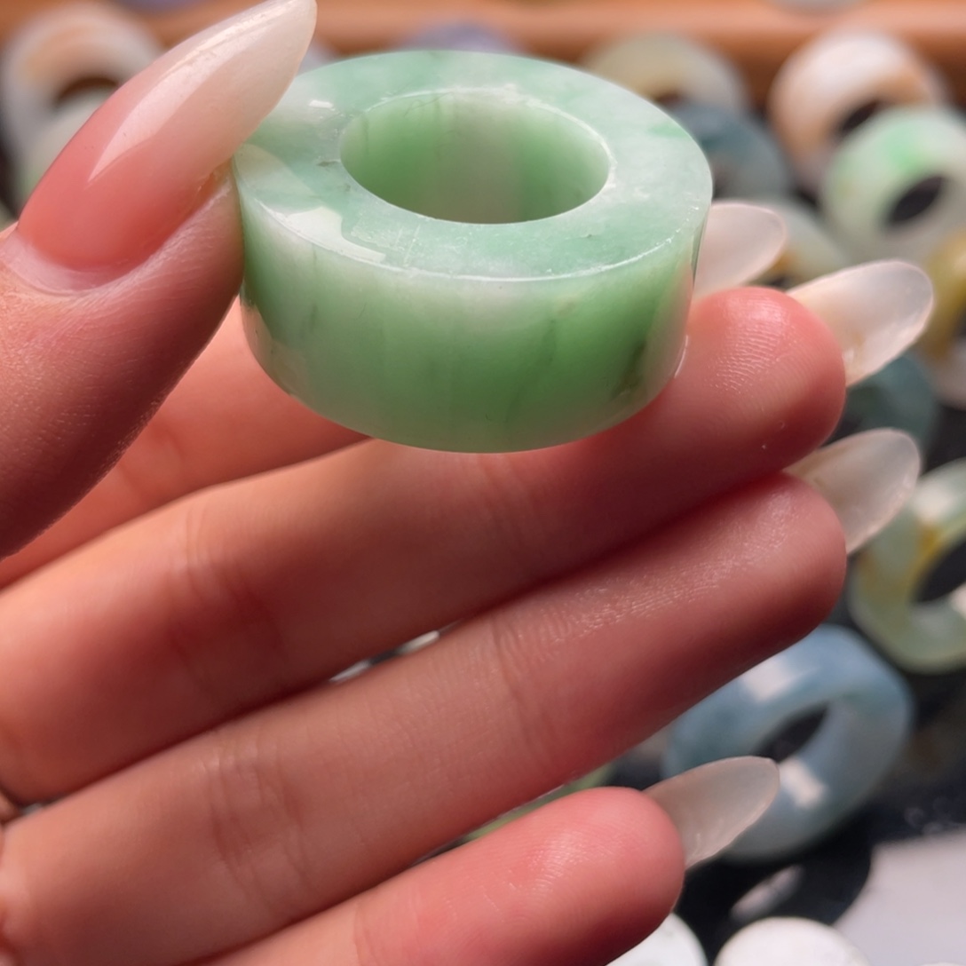 未镶嵌定制翡翠有瑕漏漏