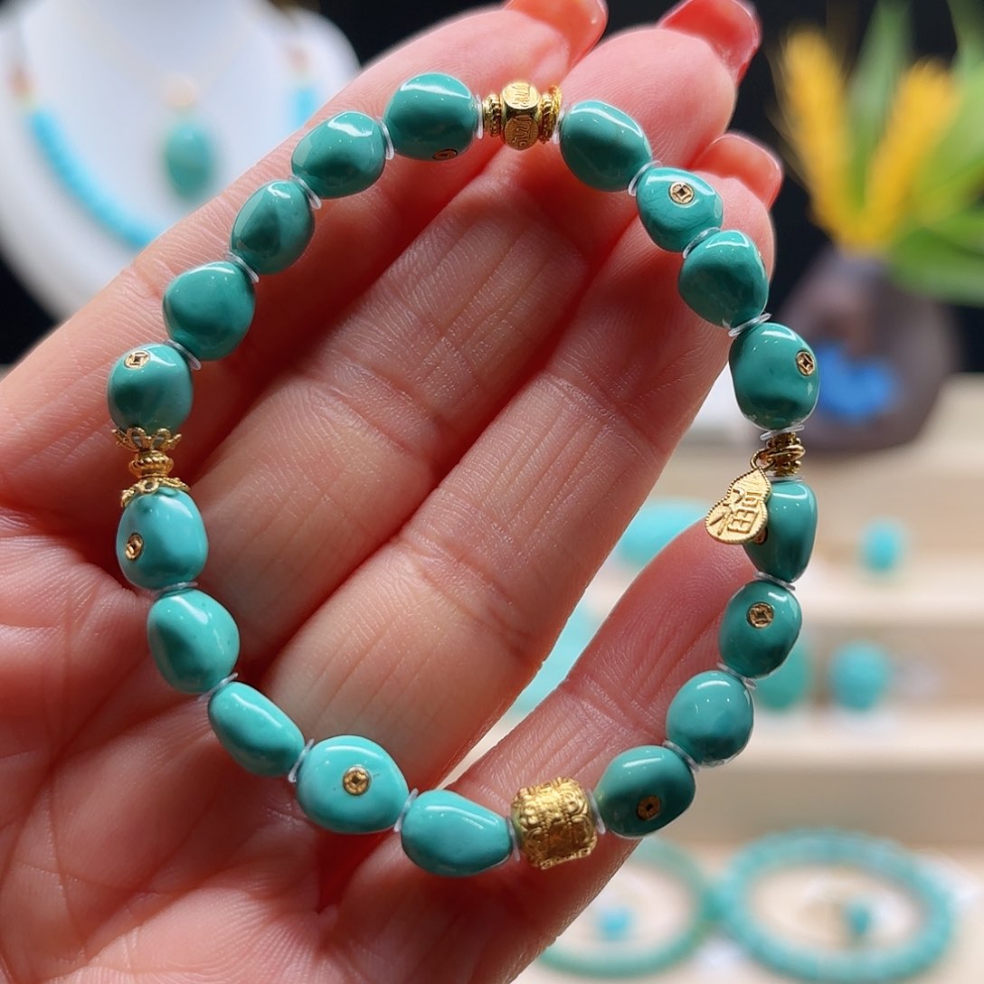 绿松石配饰未镶嵌