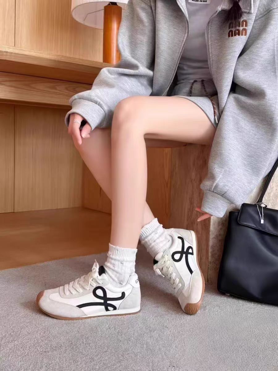 阿甘德训鞋女2025新款夏季薄底芭蕾小白休闲多巴胺运动鞋2501