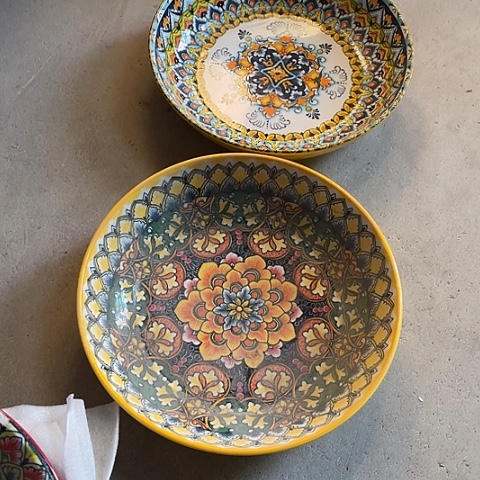 微瑕，不能明火，口径20高4。2个不同色