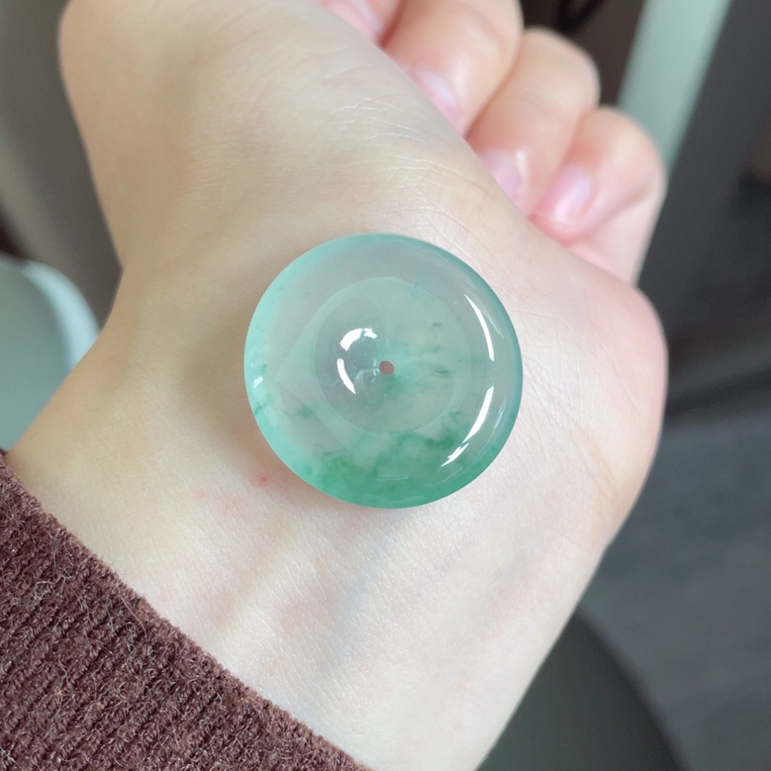 翡翠颈饰未镶嵌芳扣子