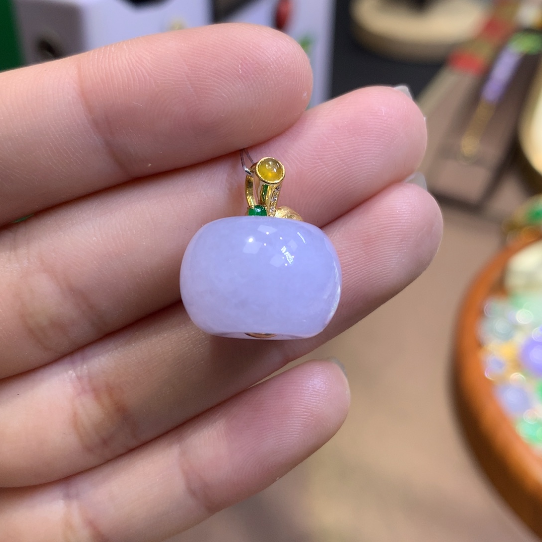 翡翠18K金镶嵌颈饰翡翠