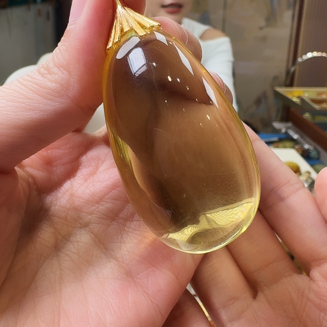 琥珀未镶嵌颈饰吊坠