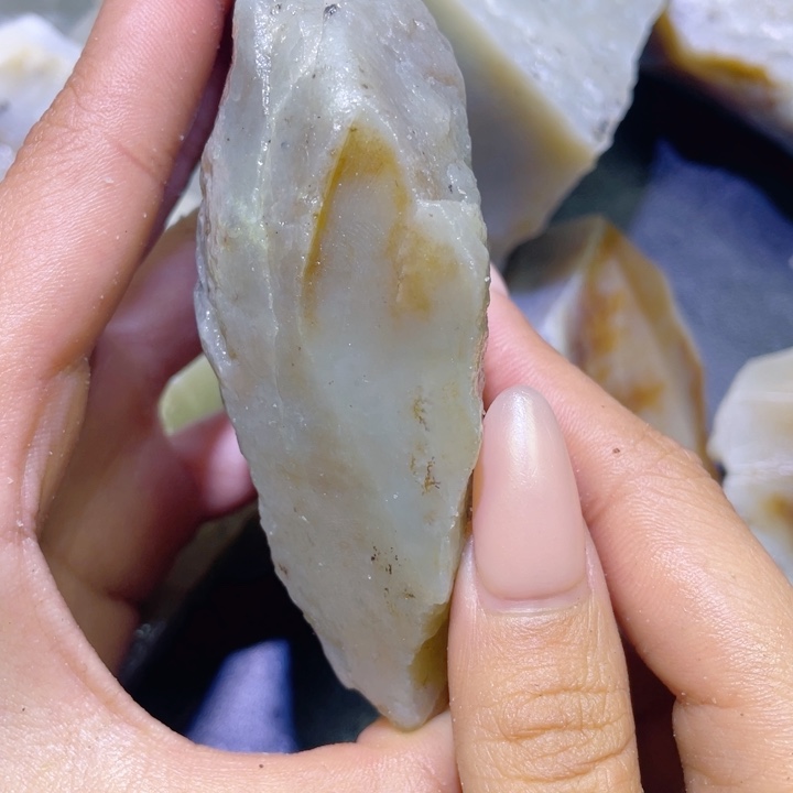 和田玉未镶嵌珠宝半成品