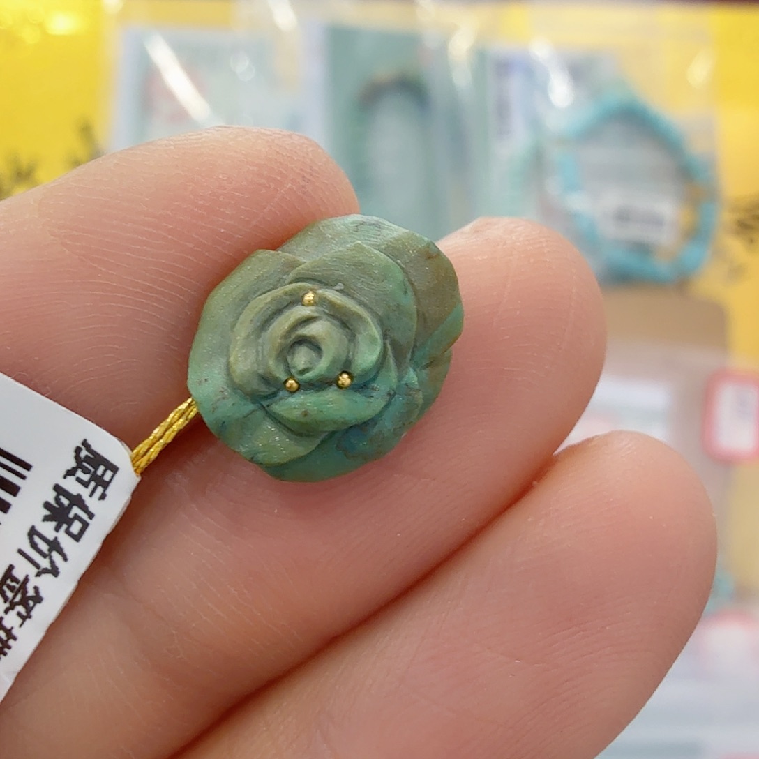 绿松石未镶嵌珠宝奇石