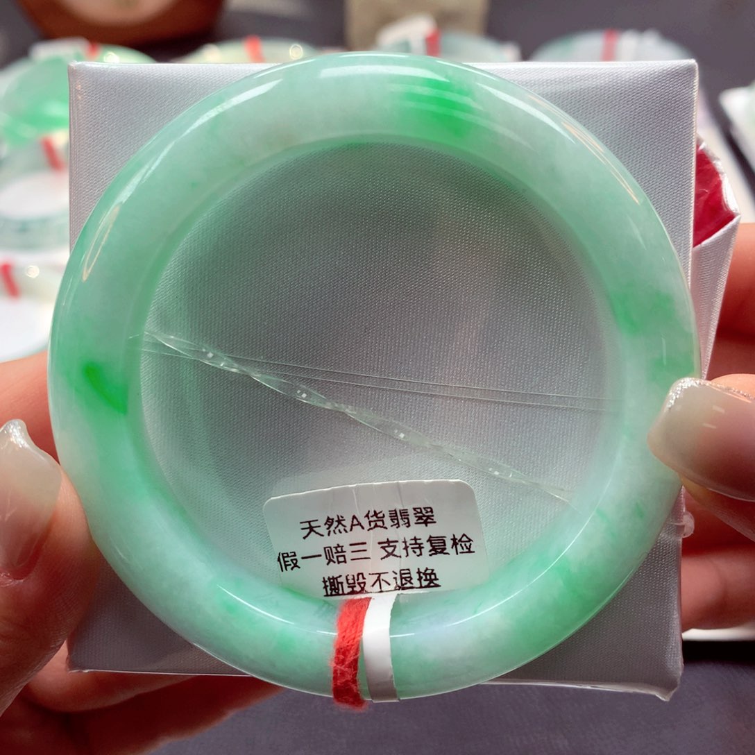 翡翠手镯未镶嵌54正10号88