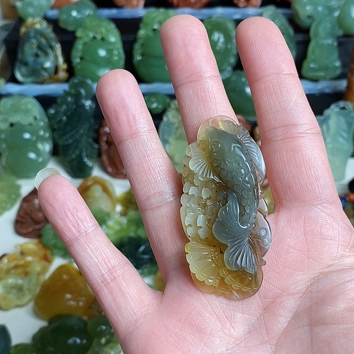 未镶嵌蛇纹石玉颈饰