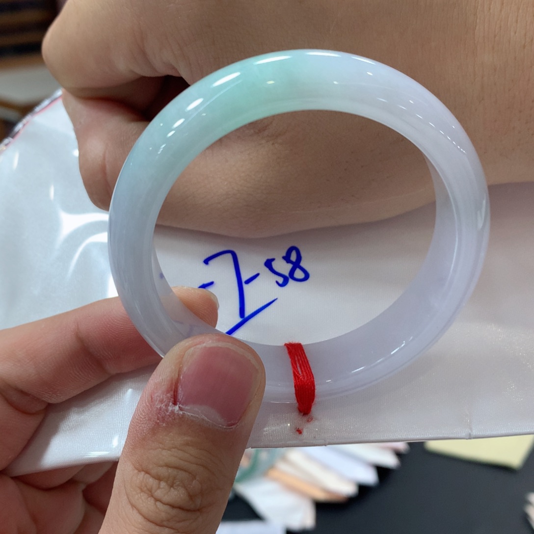 翡翠未镶嵌手镯买断