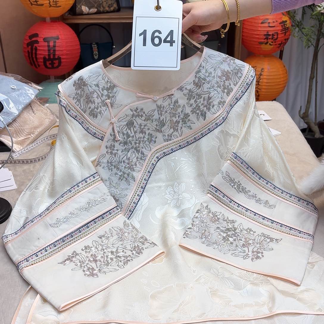 刺绣102胸围斜襟上衣，62衣长