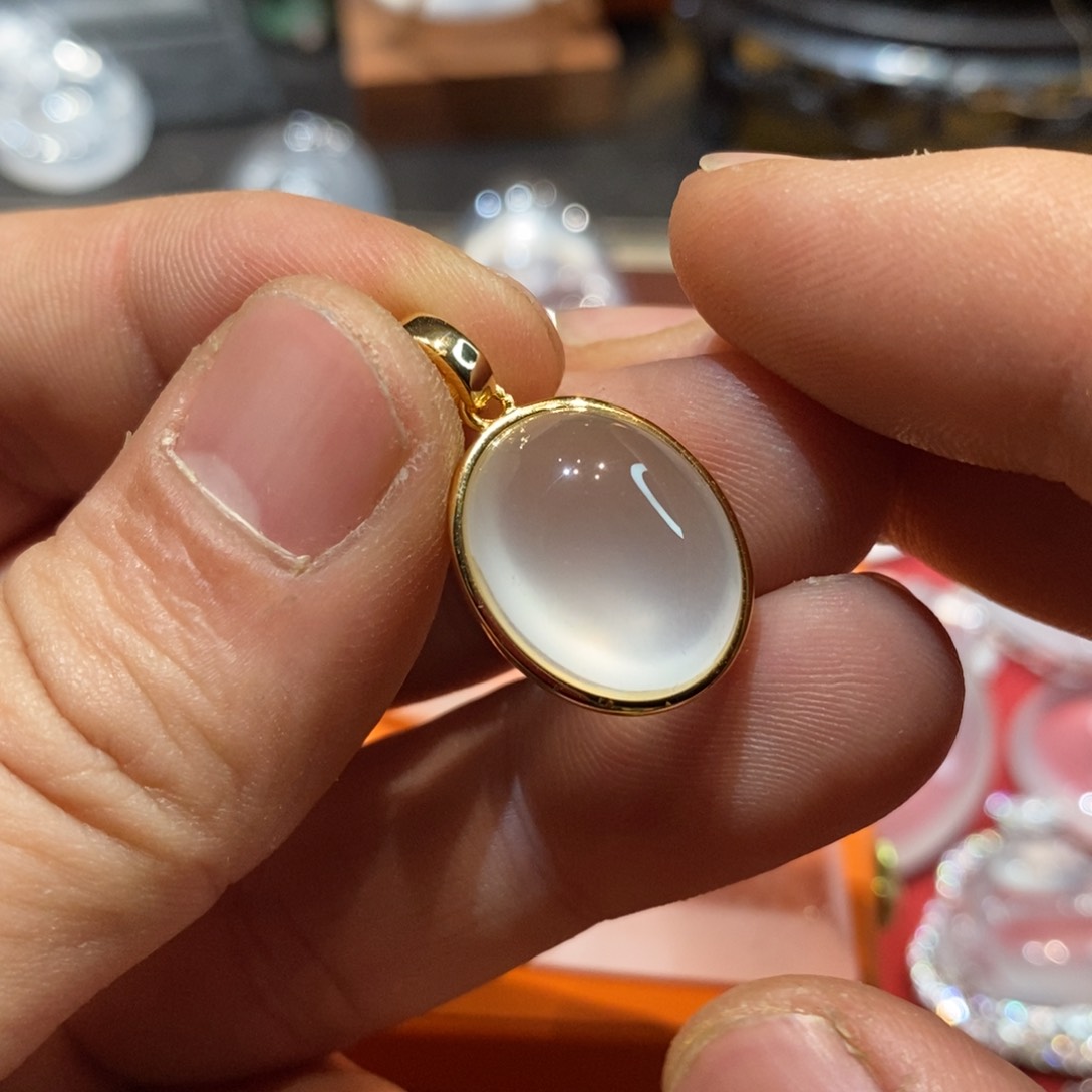 石英质玉颈饰未镶嵌