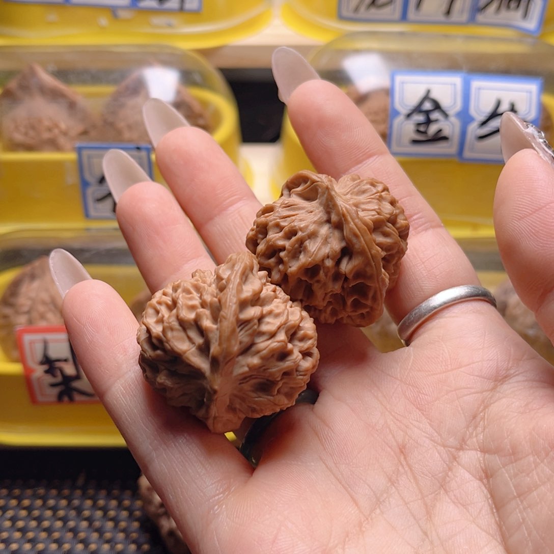 文玩核桃把件w**e秦闷